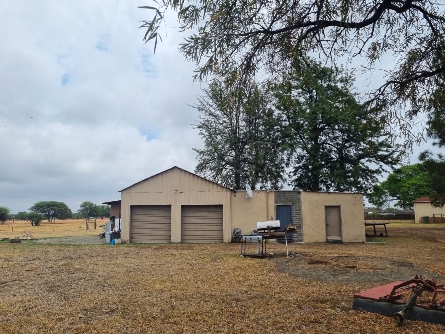 Commercial Property for Sale in Zuurplaat A H North West